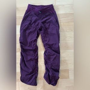 Ivivva by Lululemon jogger size 10. Lined pants in excellent used condition